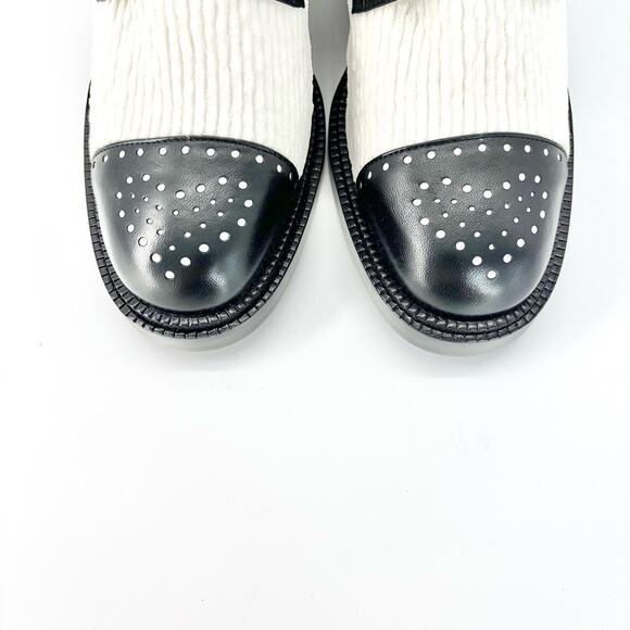 NIB Chanel CC Velvet and Lambskin White Black Platform Lace Up Ankle Boots 38.5 - Picture 7 of 10